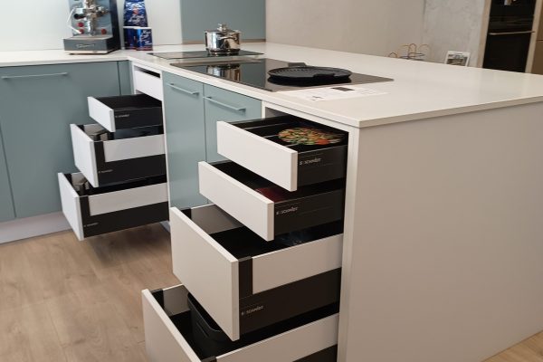 Voorzijde schiereiland open